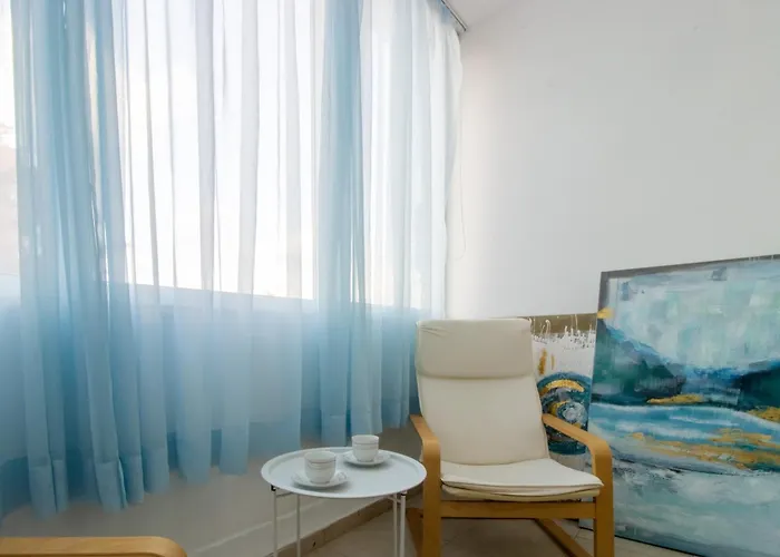 Large Veranda 2br Walk To Prázdninový dům