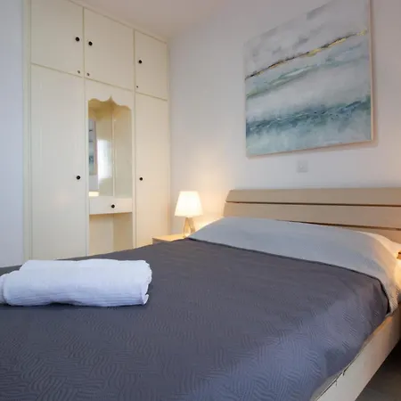 Large Veranda 2br Walk To Σπίτι διακοπών