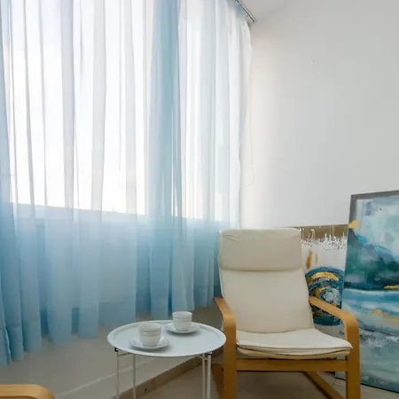 Large Veranda 2br Walk To Σπίτι διακοπών