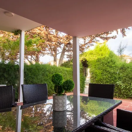 Holiday home Large Veranda 2br Walk To