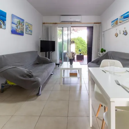 Large Veranda 2br Walk To Σπίτι διακοπών Παραλίμνι