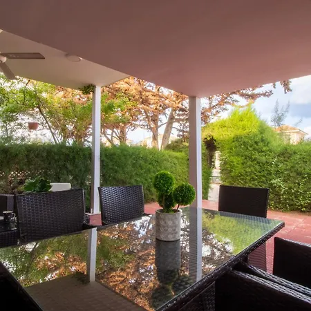 Large Veranda 2br Walk To * Παραλίμνι