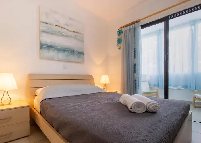 펜션 Large Veranda 2br Walk To 파라림니