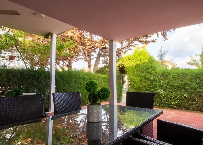 펜션 Large Veranda 2br Walk To