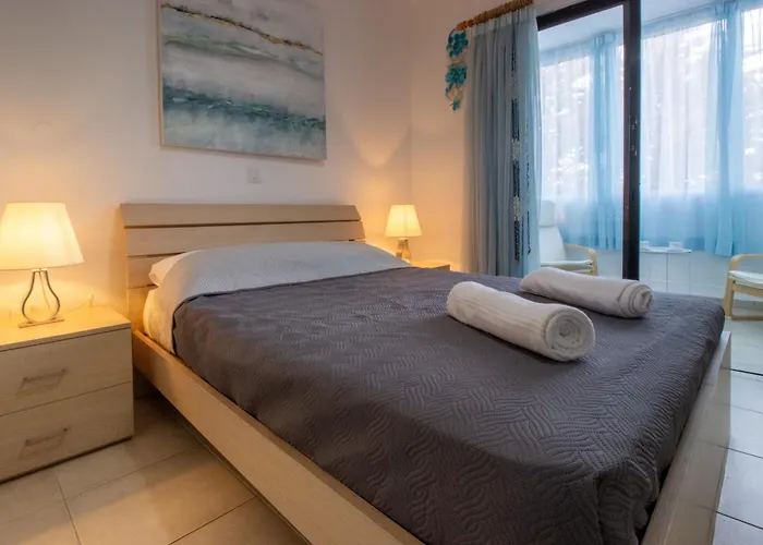 펜션 Large Veranda 2br Walk To *