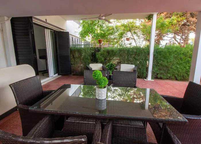 펜션 Large Veranda 2br Walk To *